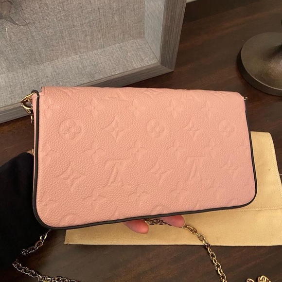 SOLD OUT”””Louis Vuitton pochette Felicie - Picture 2 of 5